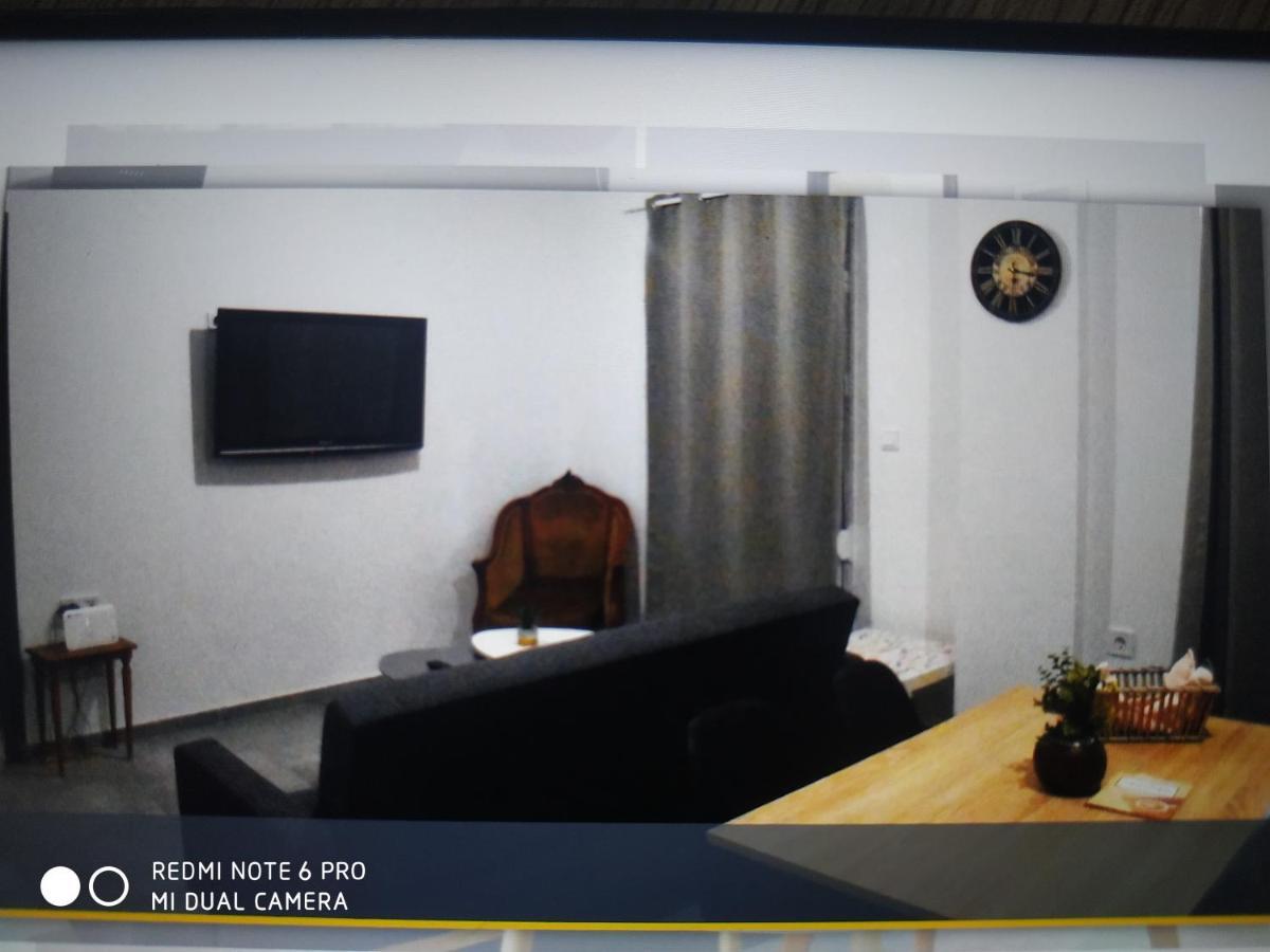 Minimal Apartment كالاماتا المظهر الخارجي الصورة
